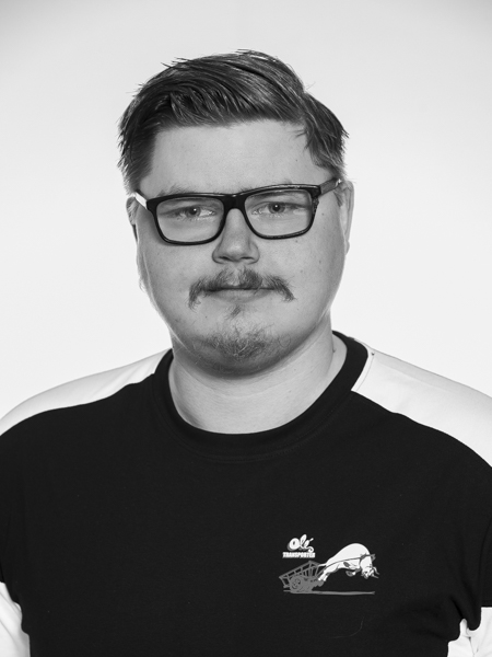 EE-Porträtt-OLE-9562-600px-sv